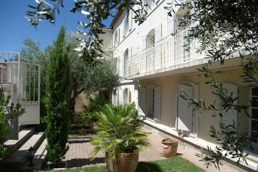 Hotel Du Cheval Blanc Saint-Rémy-de-Provence Exteriér fotografie